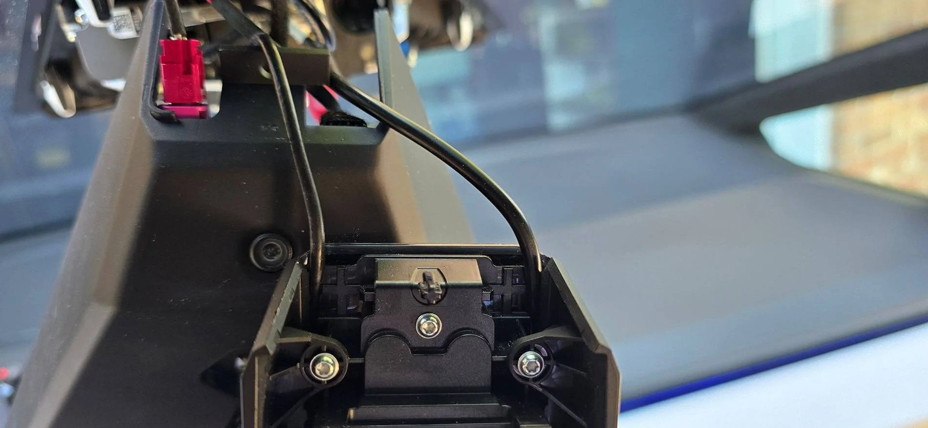 Tesla Roadster 2nd gen Best digital rearview mirror recommendations? Cable routing