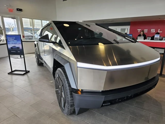Tesla Cybertruck Cincinnati Blue Ash Tesla service center / showroom has a Cybertruck now cincinnati-ohio-showroom-v0-8xlvgqpwmv7c1-jpg