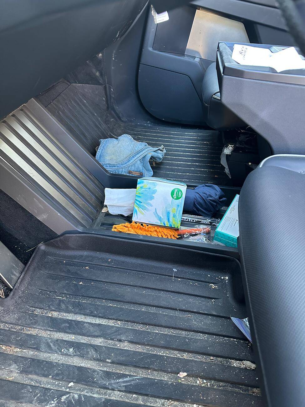 Tesla Cybertruck 🎉Cybertruck Center Console Floor Organizer Giveaway by Teslaunch🎉-Allows you to maximize the floor space of the cybertruck CT_Messy_Console_2_01-14-2025_Small