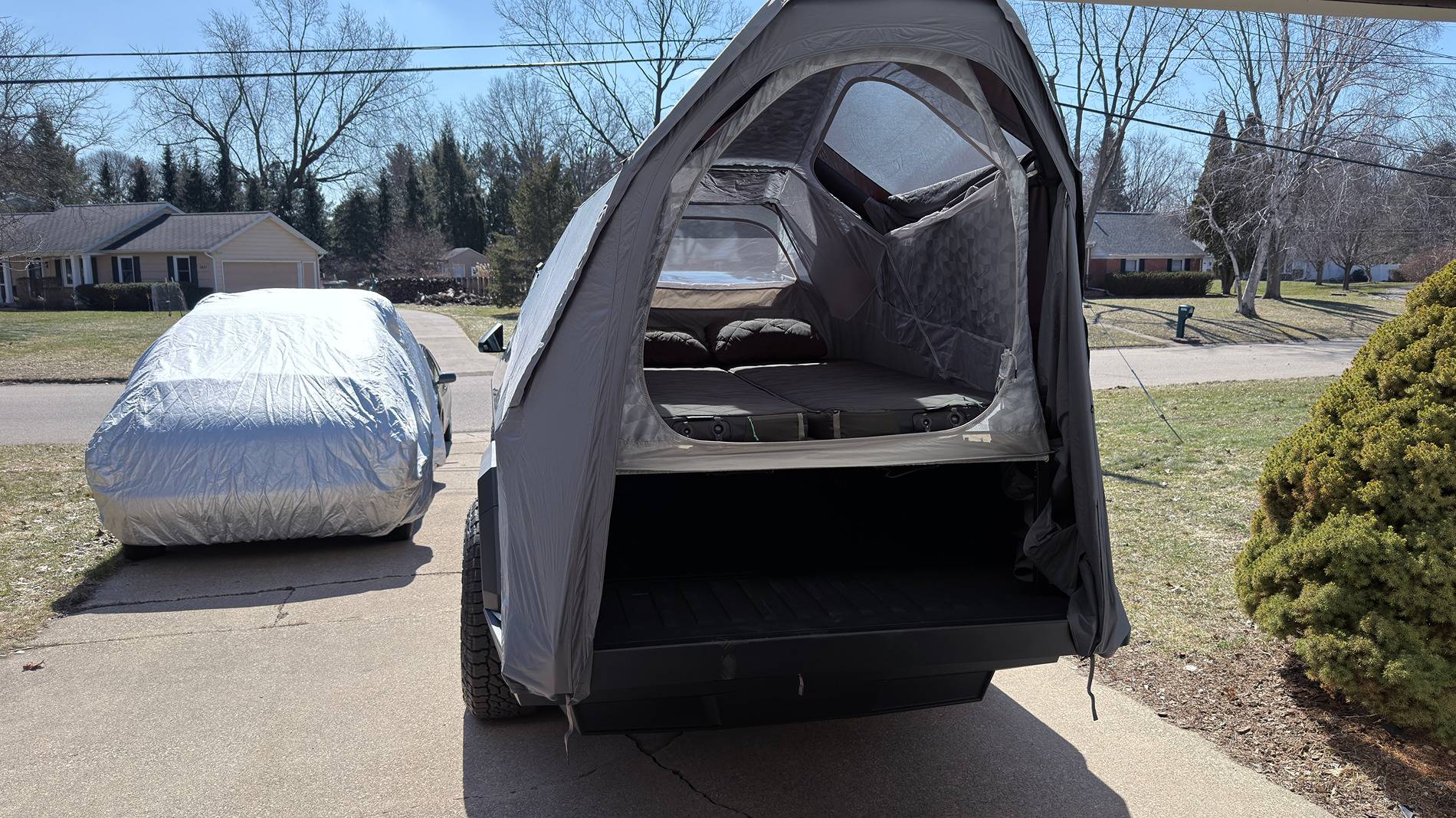 Tesla Roadster 2nd gen Cybertent back in stock D69010A0-8D7F-4FBC-BD72-DB752F9A3A9A_1_201_a