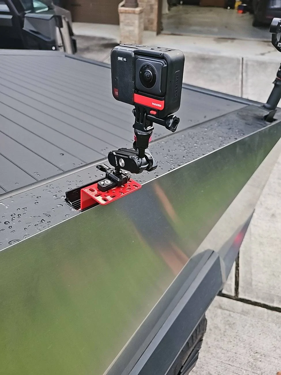 Tesla Roadster 2nd gen Cyber-Rail: Universal Gear Mount DJI_20250707_200535_55