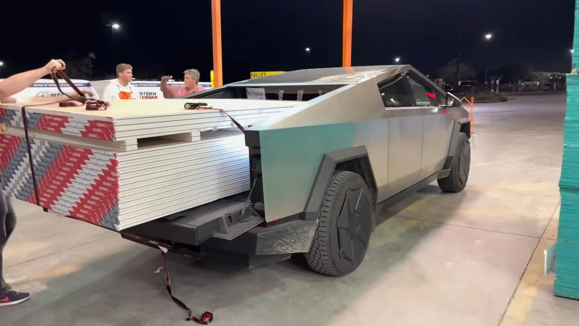 Tesla Roadster 2nd gen Tow Hitch Cover removal is easy (DIY). 4-way and 7-way connectors underneath Drywall hauling