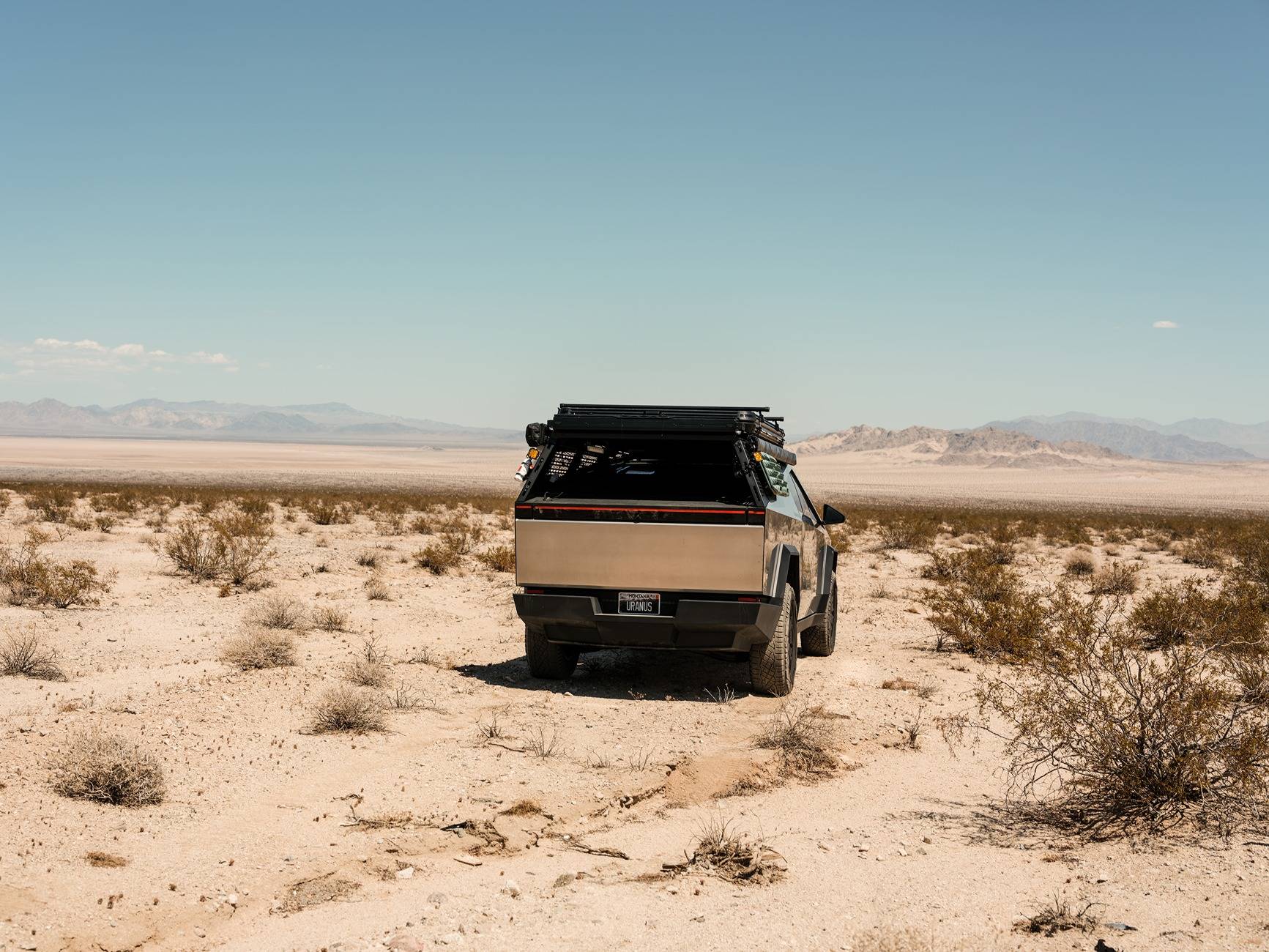 Tesla Cybertruck Joshua Tree Adventure with the Cybertruck – Overlanding Setup, CyberTent Mode, and LED-Lit Awning (Urander) DSCF6868-2