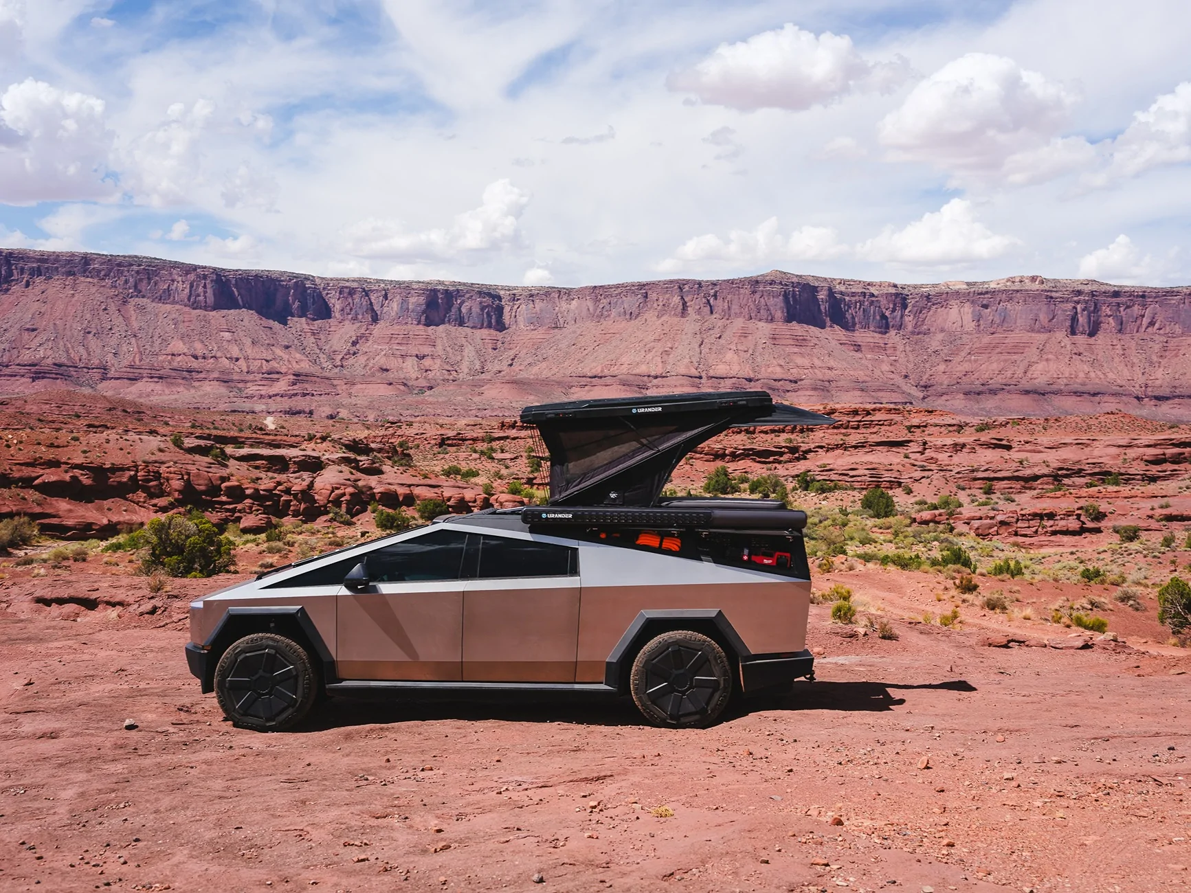 Tesla Cybertruck Urander’s New Tent, Awning & Bed Rack + Cybertruck Terrestrial Armor Live at Electrify Expo SF! DSCF9440