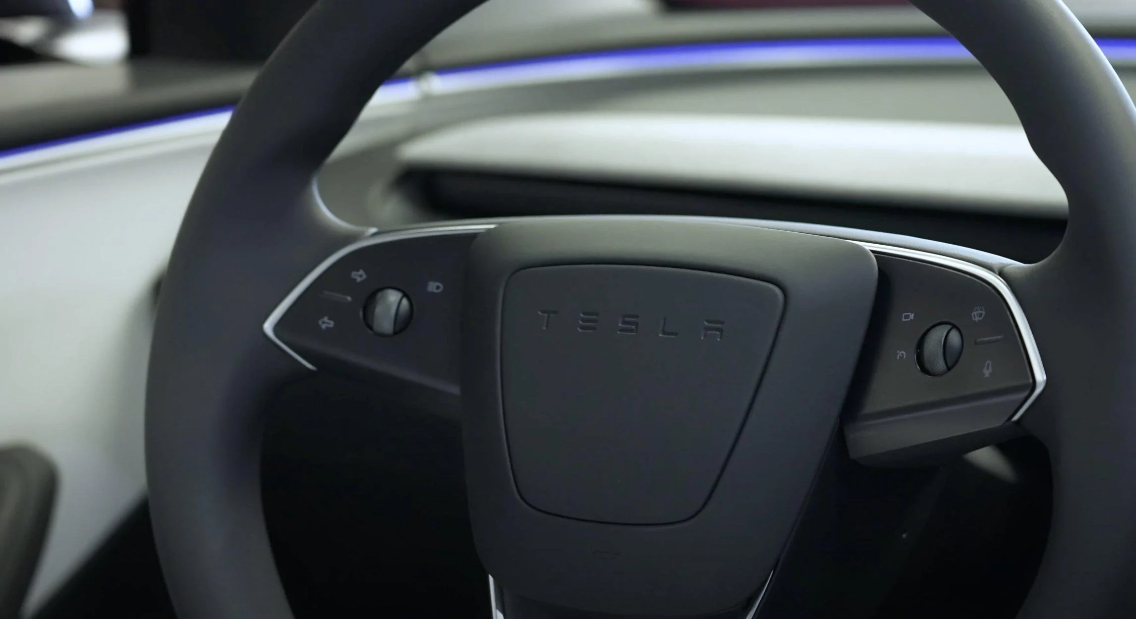 Tesla Roadster 2nd gen Model 3 Refresh Revealed! F45iXlKWMAAMK_l