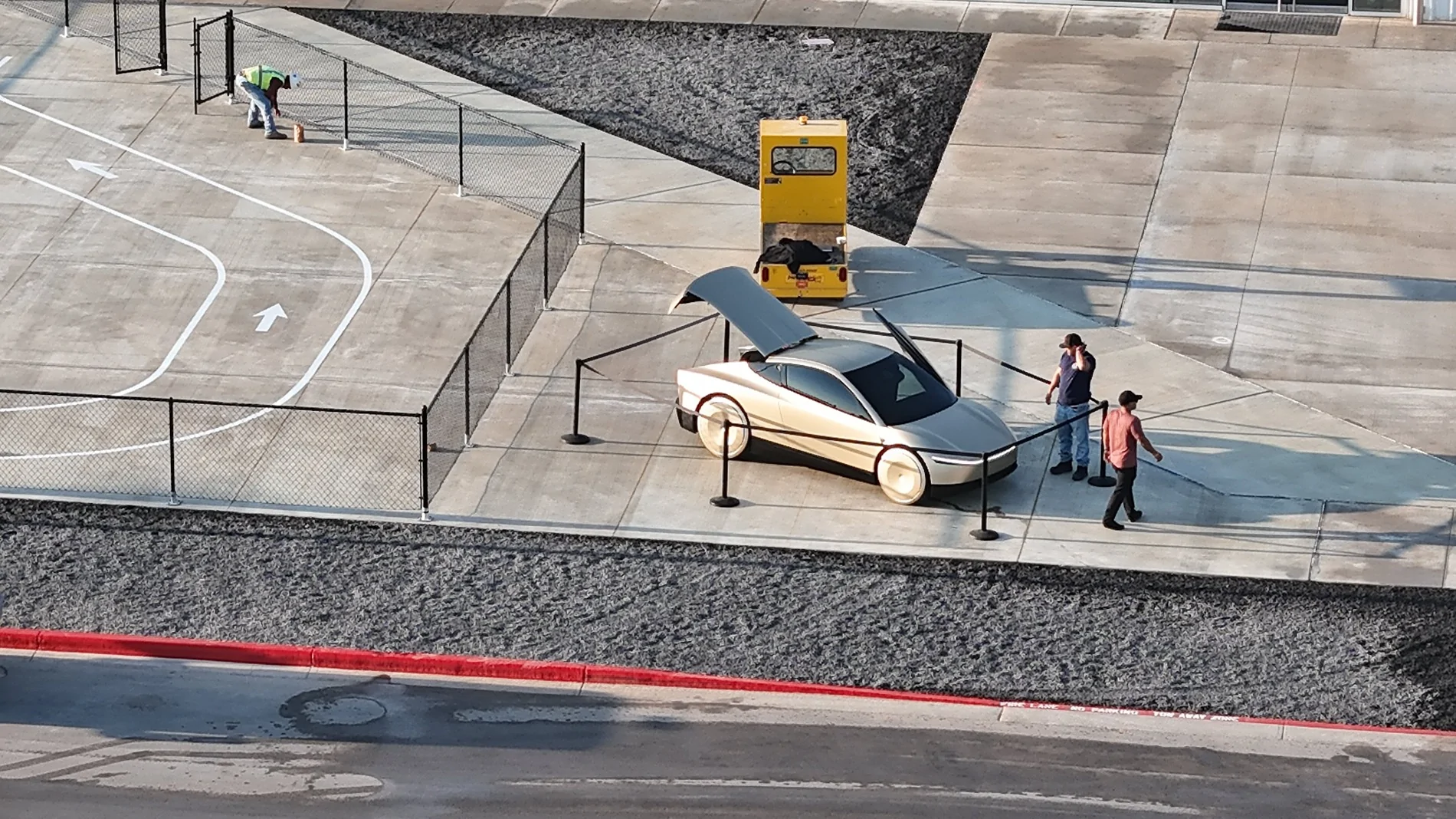 Tesla Cybertruck New customer factory delivery center coming to Giga Texas G0F_VvrXUAA9VAD (1)