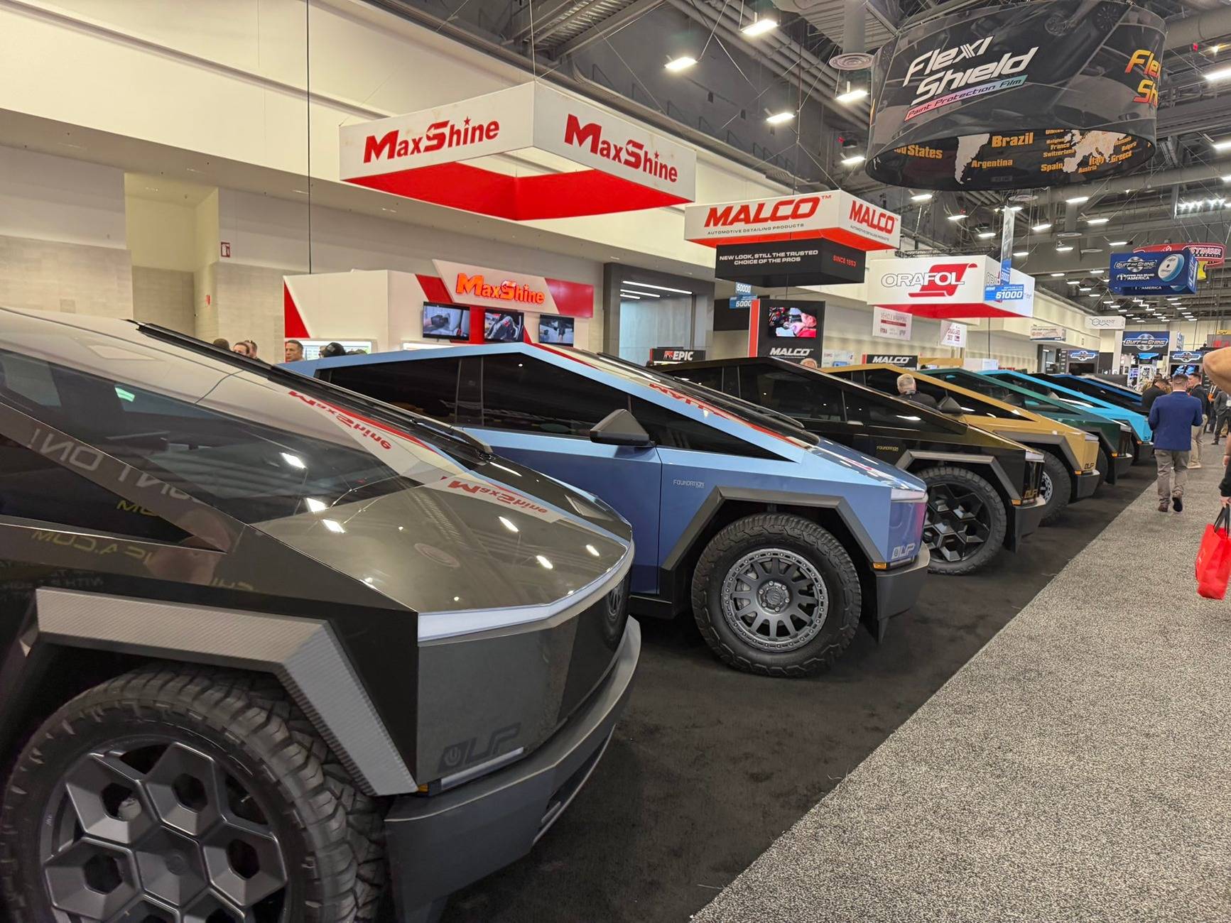 Tesla Cybertruck Cybertruck Builds at SEMA 2024 (Urander Overlanding Build + Others) Gbo8ujDXIAAtrXk