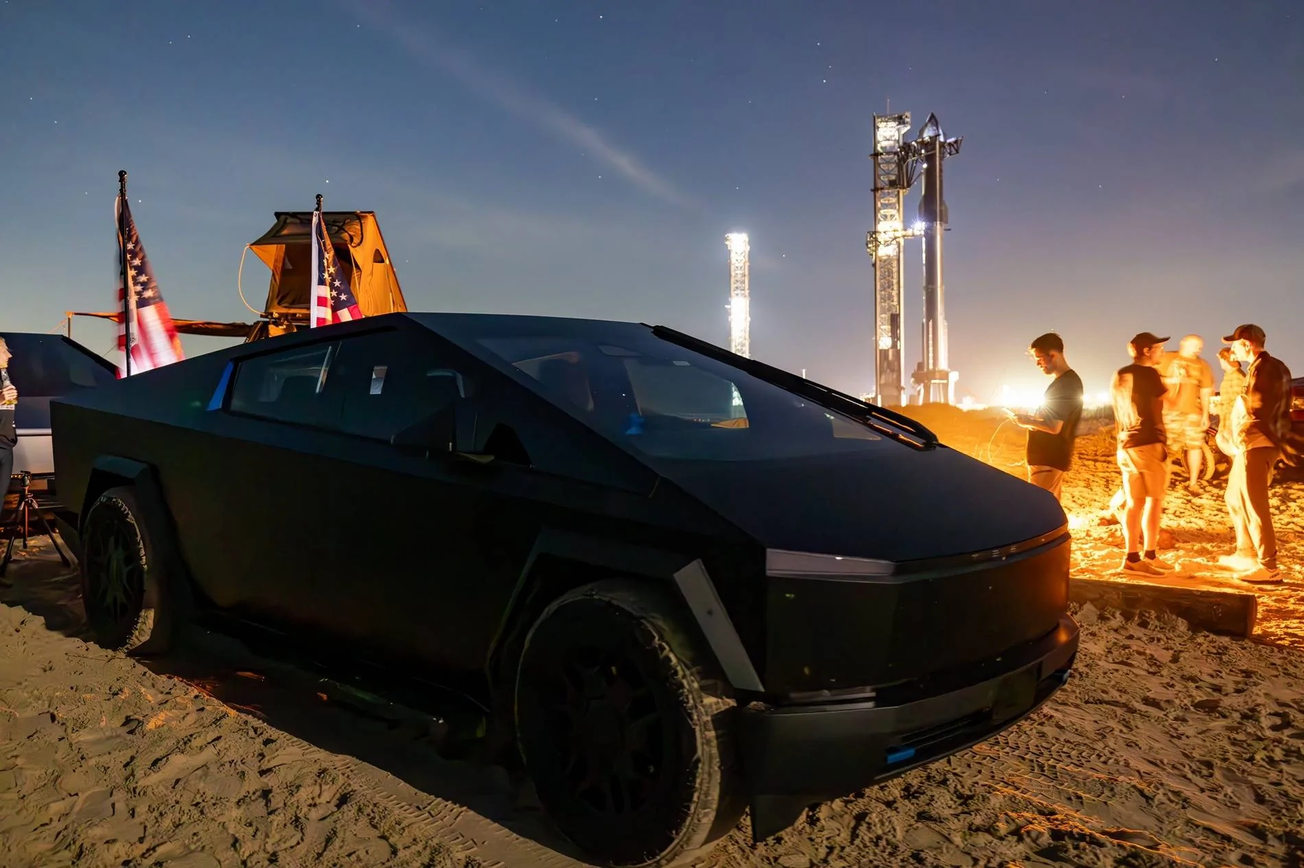Tesla Cybertruck Camping with the Cybertruck at Starship 6 Launch Gcl6yG0WAAA6neI