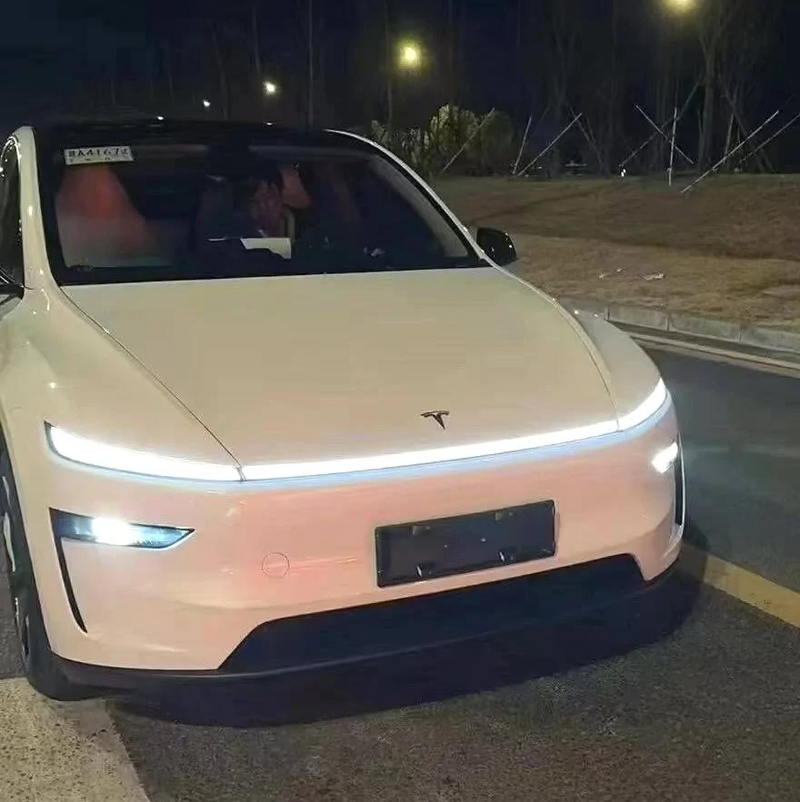 Tesla Cybertruck Model Y Refresh (Juniper) Revealed Gg8LZita4AA64BX