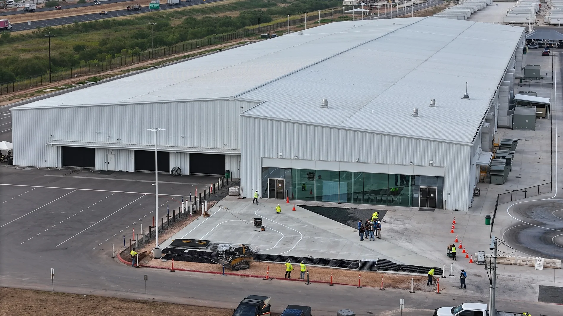 Tesla Cybertruck New customer factory delivery center coming to Giga Texas Gz7kWDiWQAAEIcl