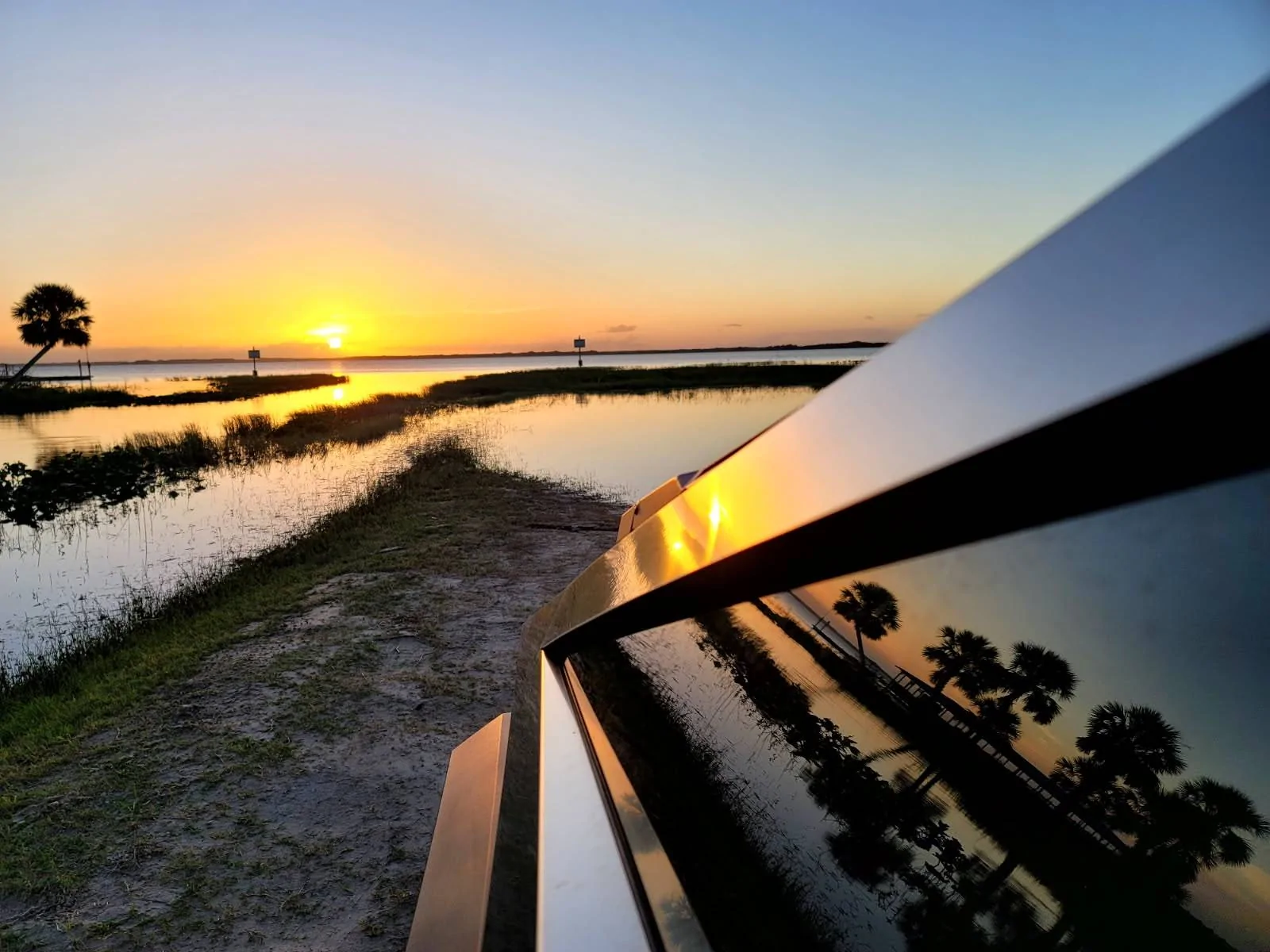 Tesla Cybertruck 🌅 Show Us Your Sunset Moments – Let’s Chase the Sun Together! 🌞 image000000