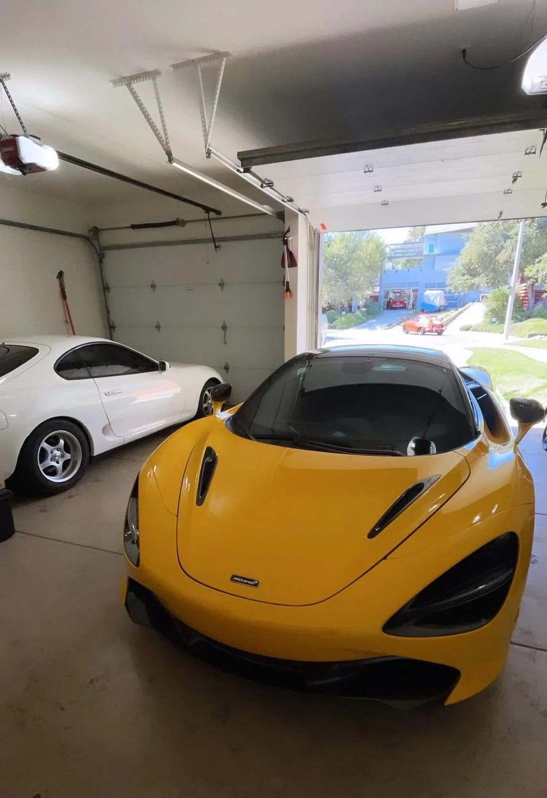 Tesla Cybertruck AWD Model vs  Cyberbeast Image_20240522111521