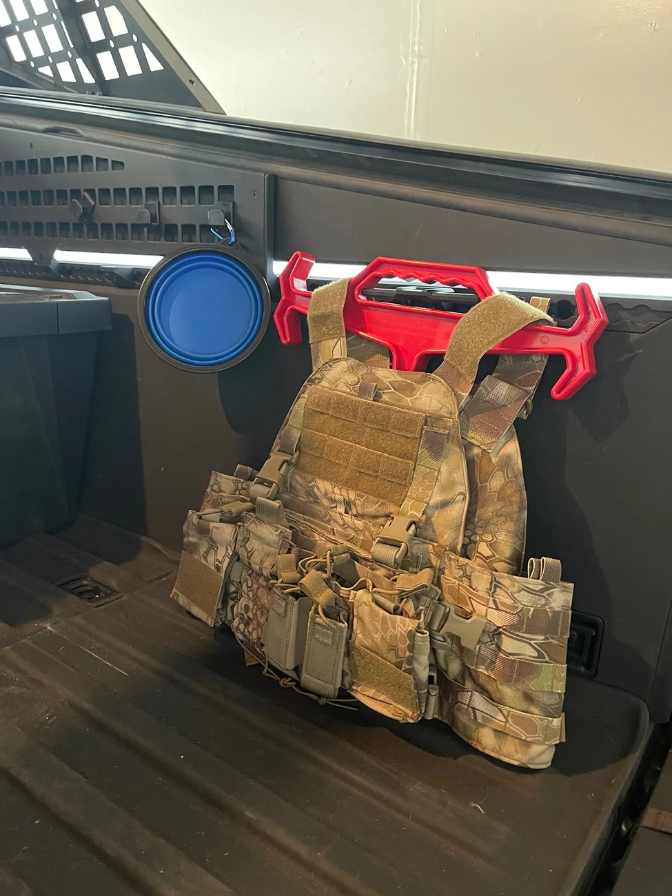 Tesla Cybertruck What Are You Hauling in your Cybertruck? 🦾 👷‍♂️ IMG_0012