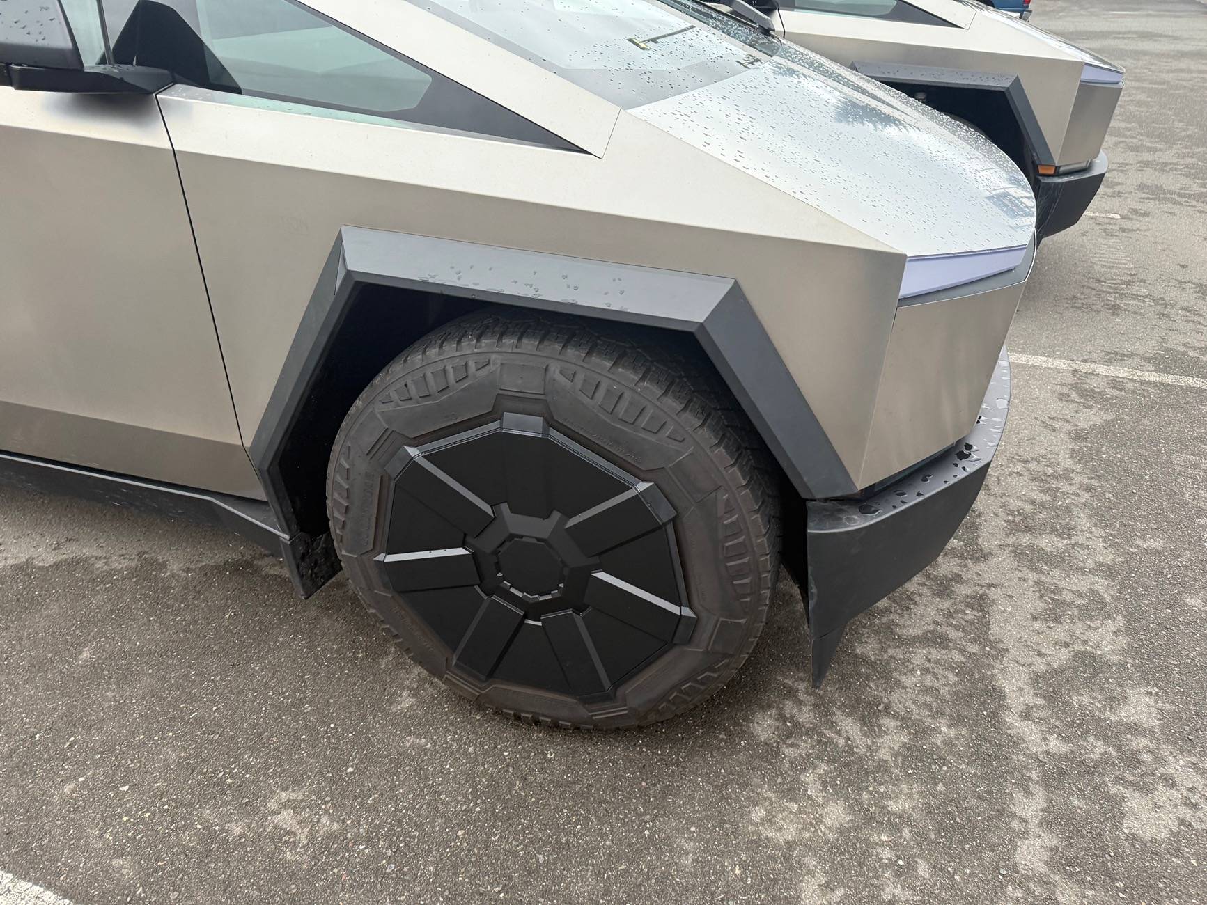 Tesla Roadster 2nd gen Got my redesigned Cyber Wheel Covers IMG_0013