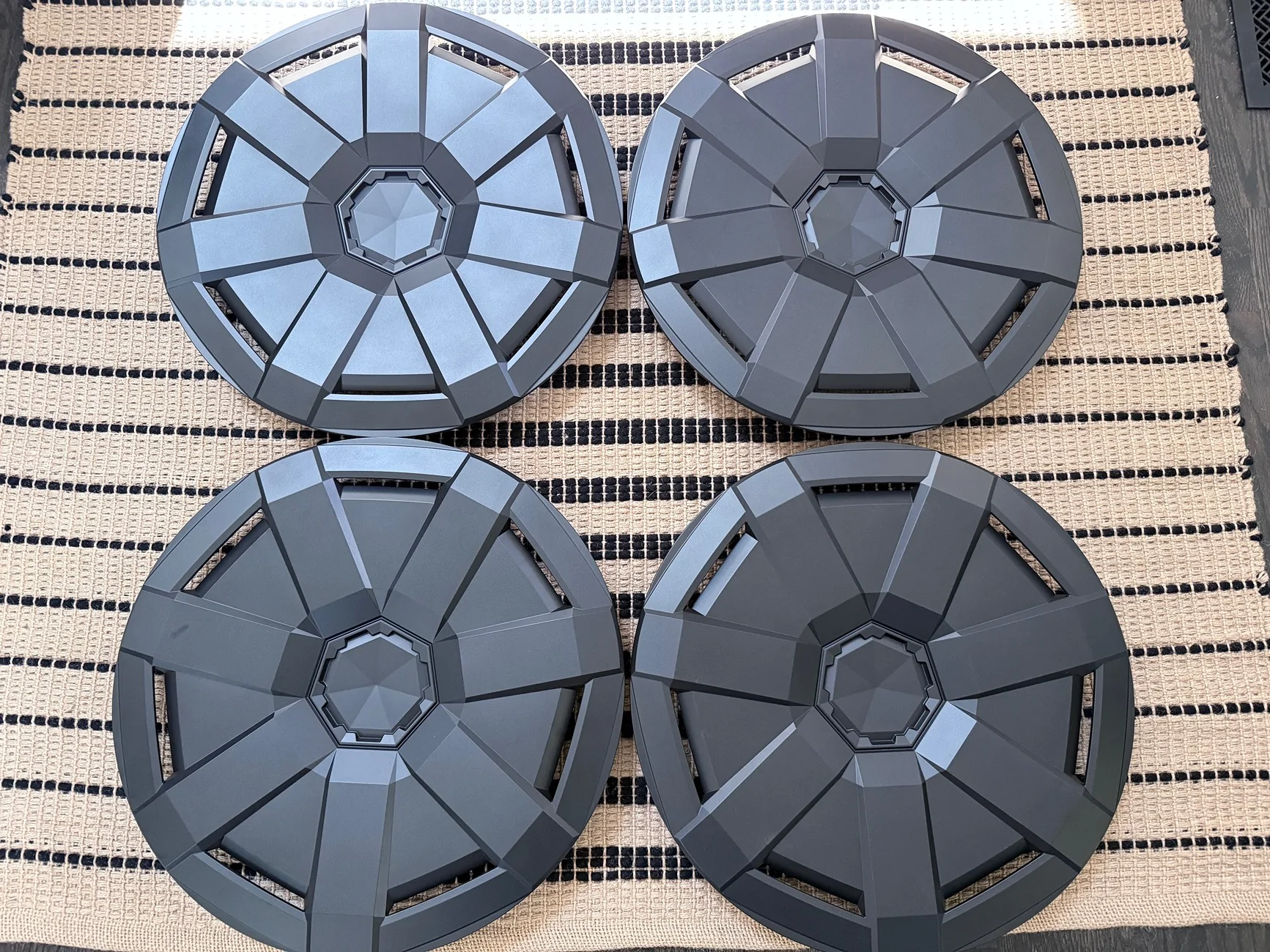 Tesla Cybertruck FOR SALE (Colorado/Iowa/Nebraska) - OEM Core Wheels & Tires + Wheel Covers & Cybertruck TPMS (257 Miles) IMG_0108