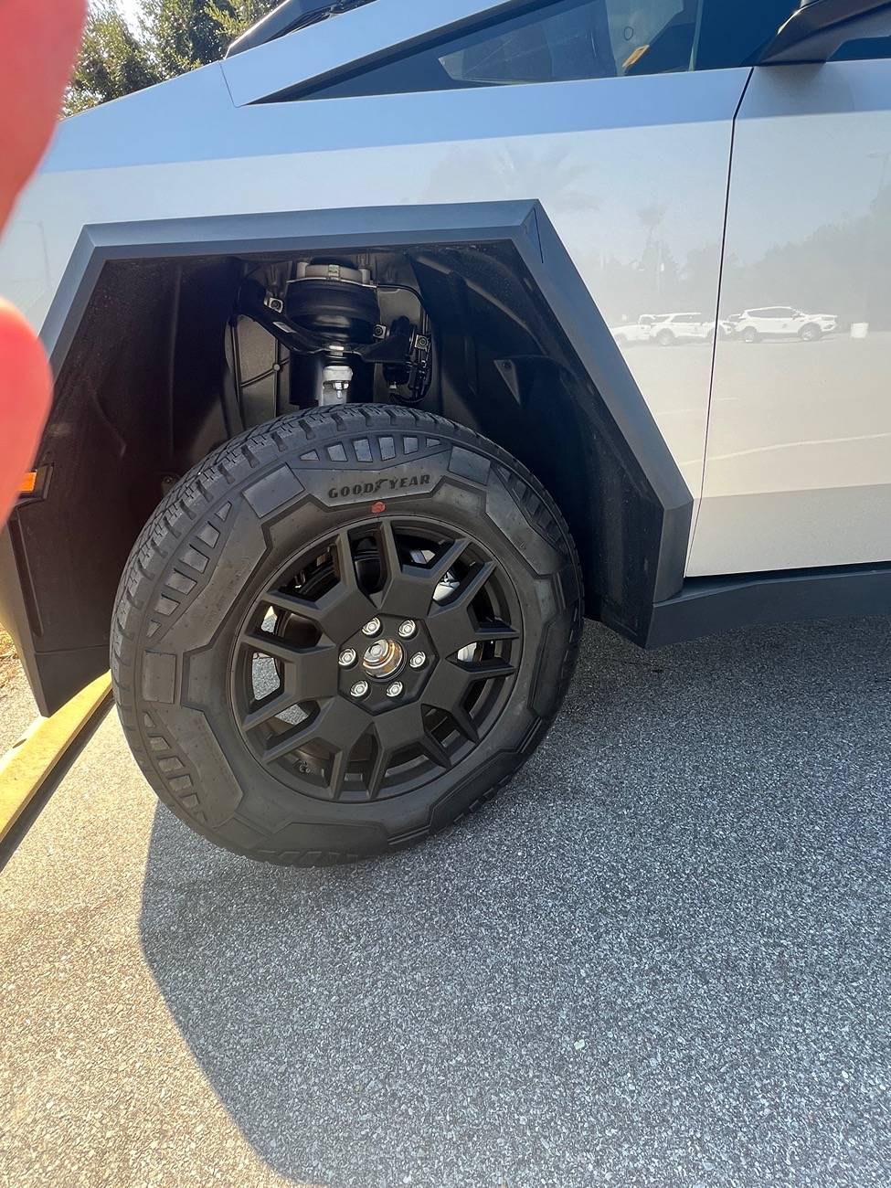 Tesla Roadster 2nd gen Suspension issue AGAIN IMG_0112