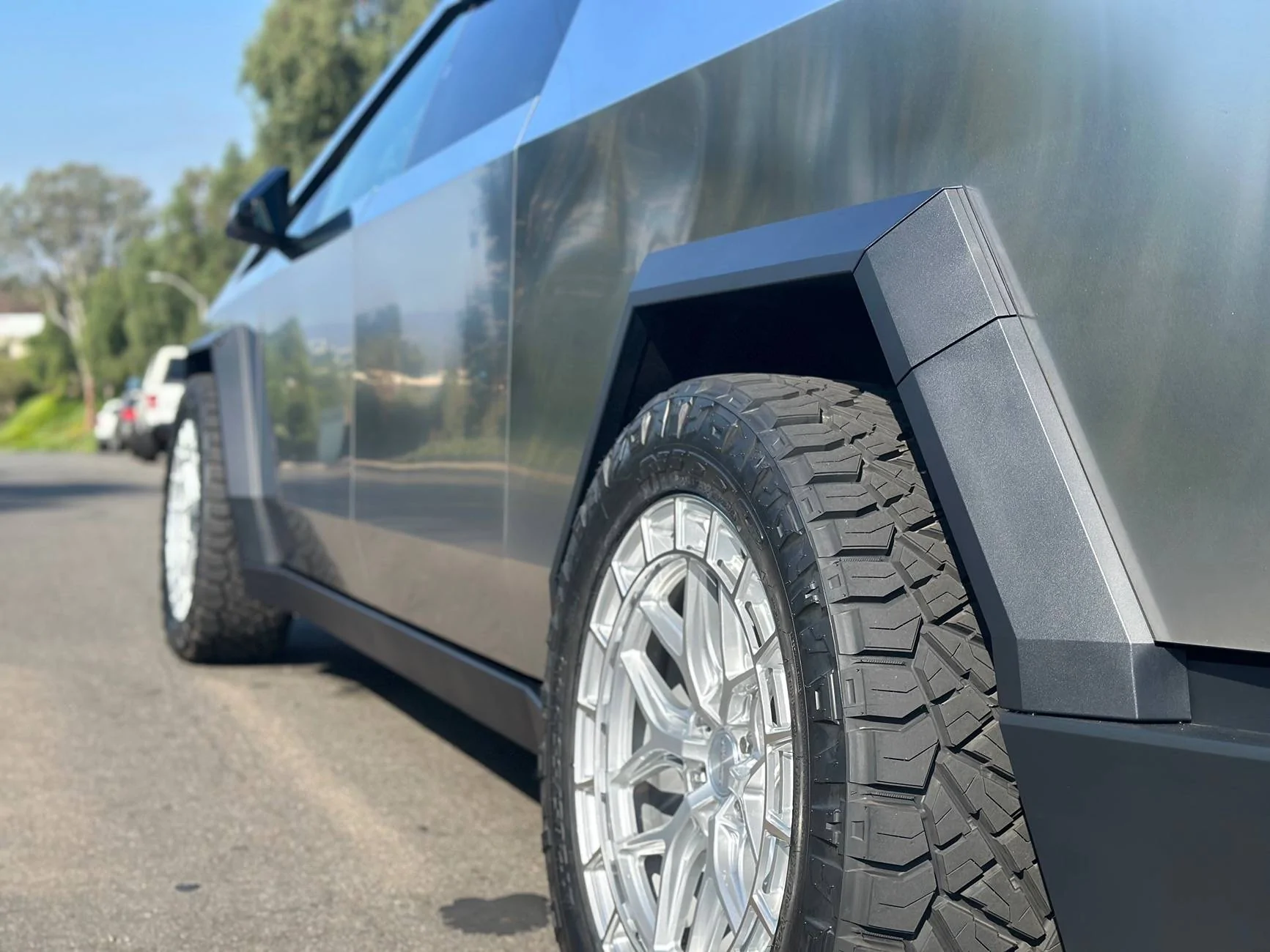Tesla Roadster 2nd gen Vossen 22x9.5 wheels + Nitto Ridge Grappler Tires 285/55r22 - installed pics IMG_0247