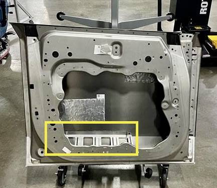 Tesla Roadster 2nd gen door rattles? IMG_0250
