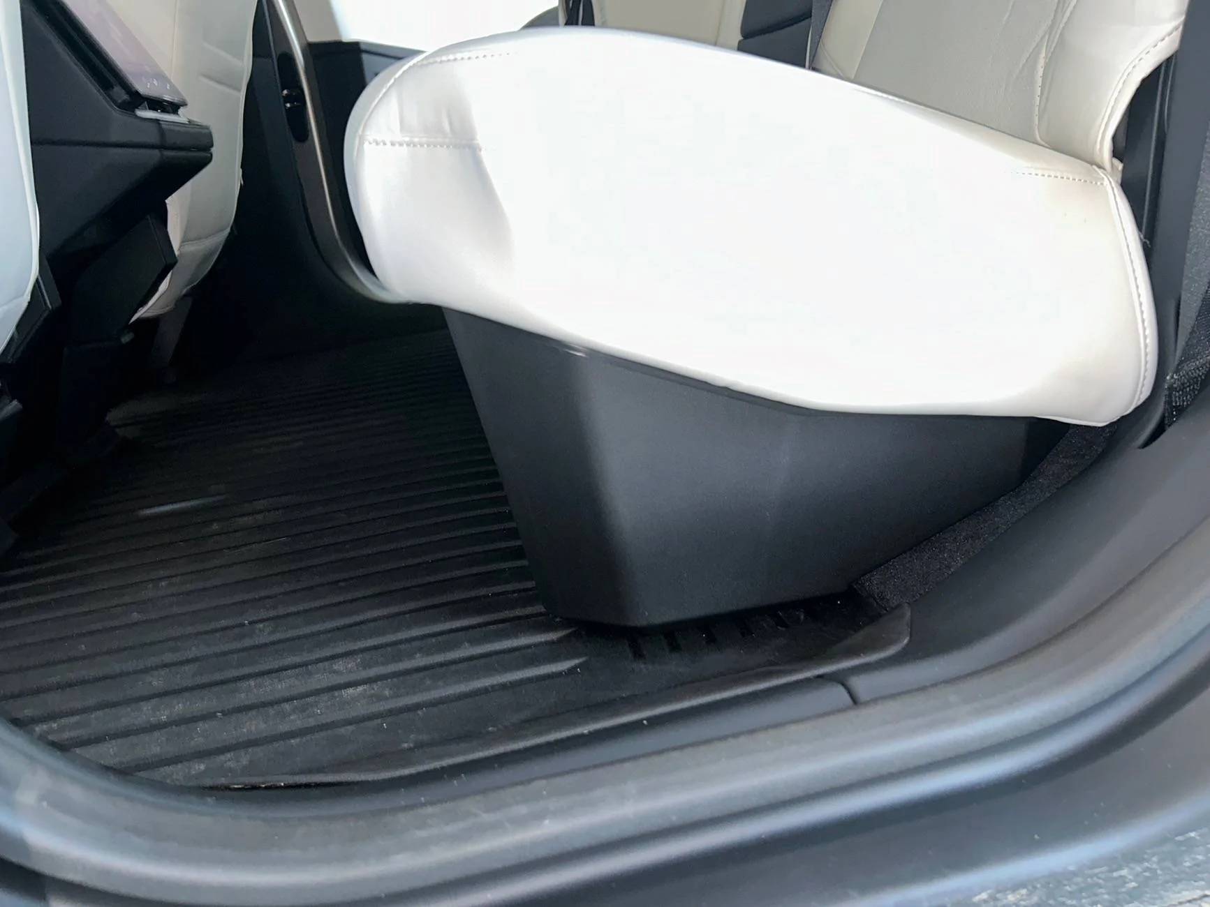Tesla Roadster 2nd gen Elecfresh underseat storage installed IMG_0307