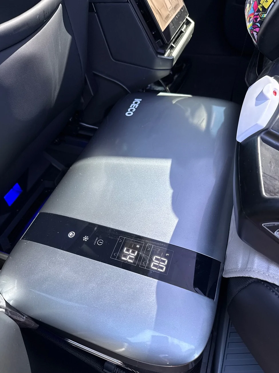 Tesla Roadster 2nd gen Road trip cooler / fridge IMG_0436