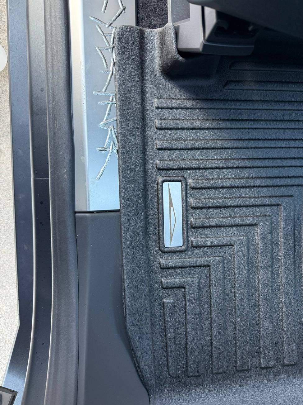 Tesla Roadster 2nd gen New CT owner - Floor Liner Mod IMG_0537.JPEG