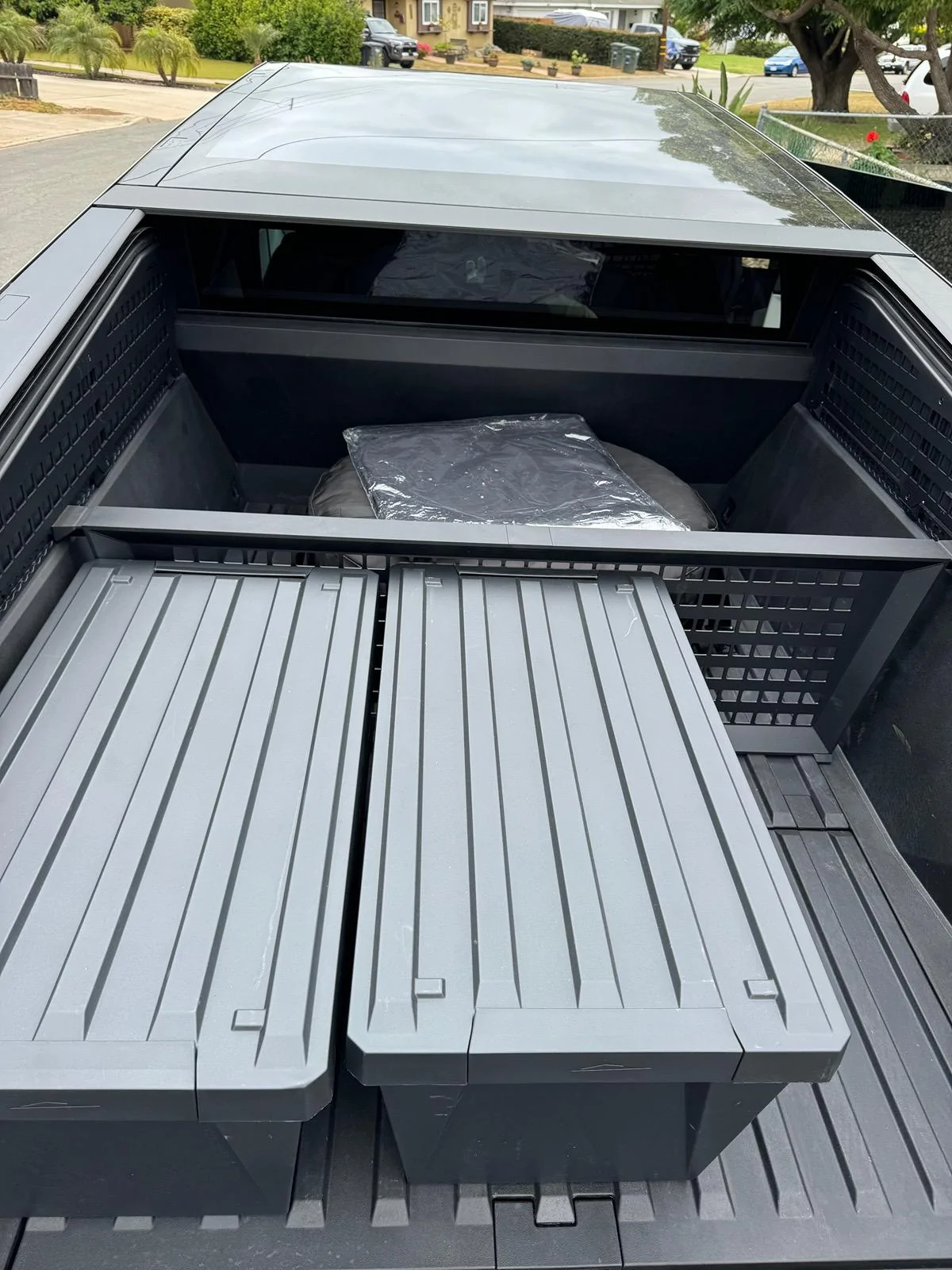 Tesla Roadster 2nd gen Vault Cargo Storage Bins - Review Impressions IMG_0605