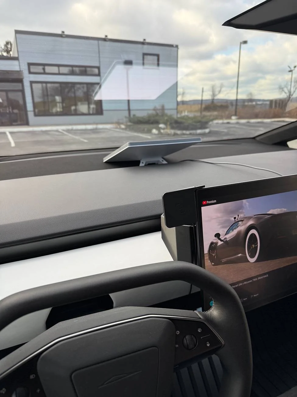 Tesla Cybertruck What did you do TO / WITH your Cybertruck today? 👨🏻‍🔧🧰🚿🛠 IMG_0647