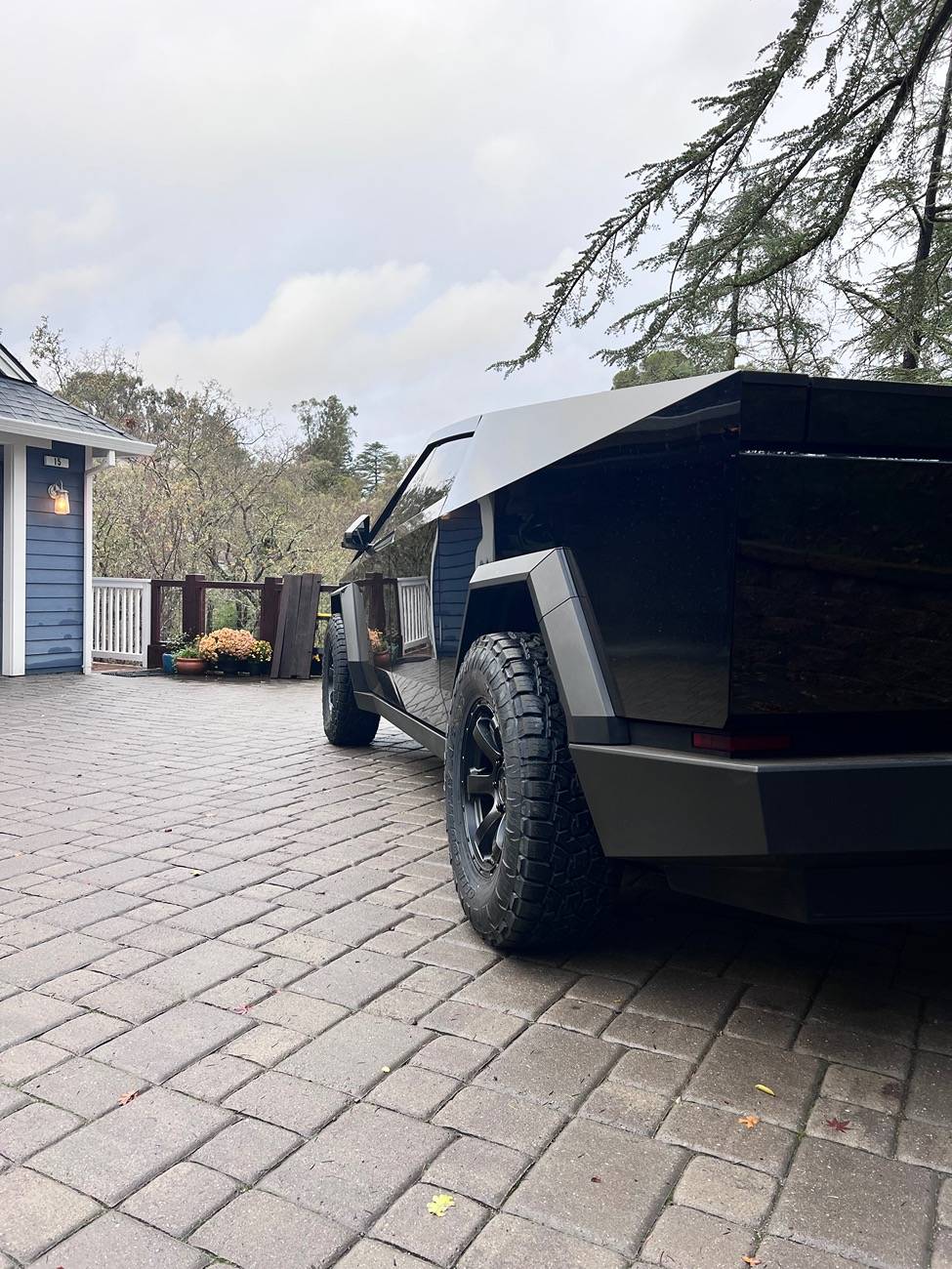 Tesla Cybertruck Fuel Rush 18" wheels with 35’s (Toyo Open Country AT3 tires) installed IMG_1167