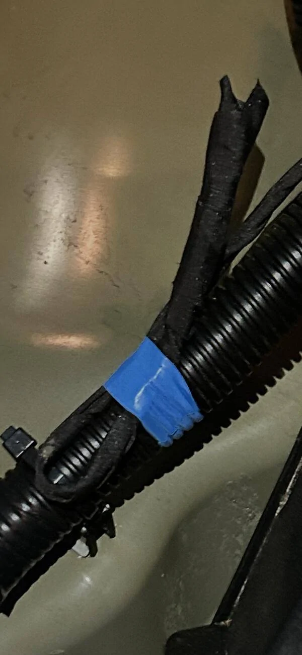 Tesla Roadster 2nd gen Tied off wire behind frunk - power source? IMG_1168