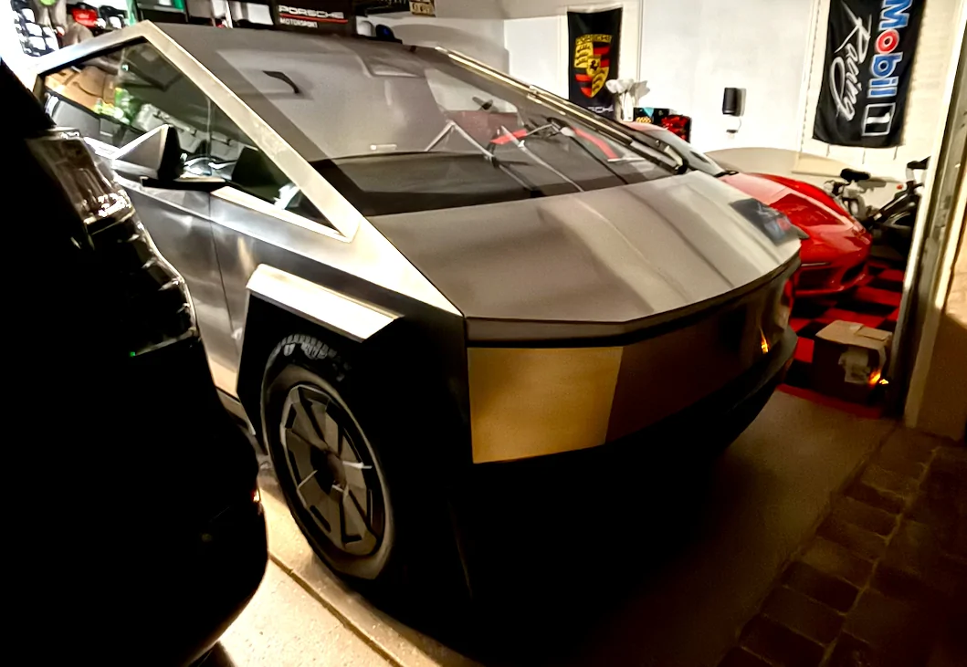 Tesla Cybertruck My 2025 Tesla CyberTruck AWD. IMG_1241