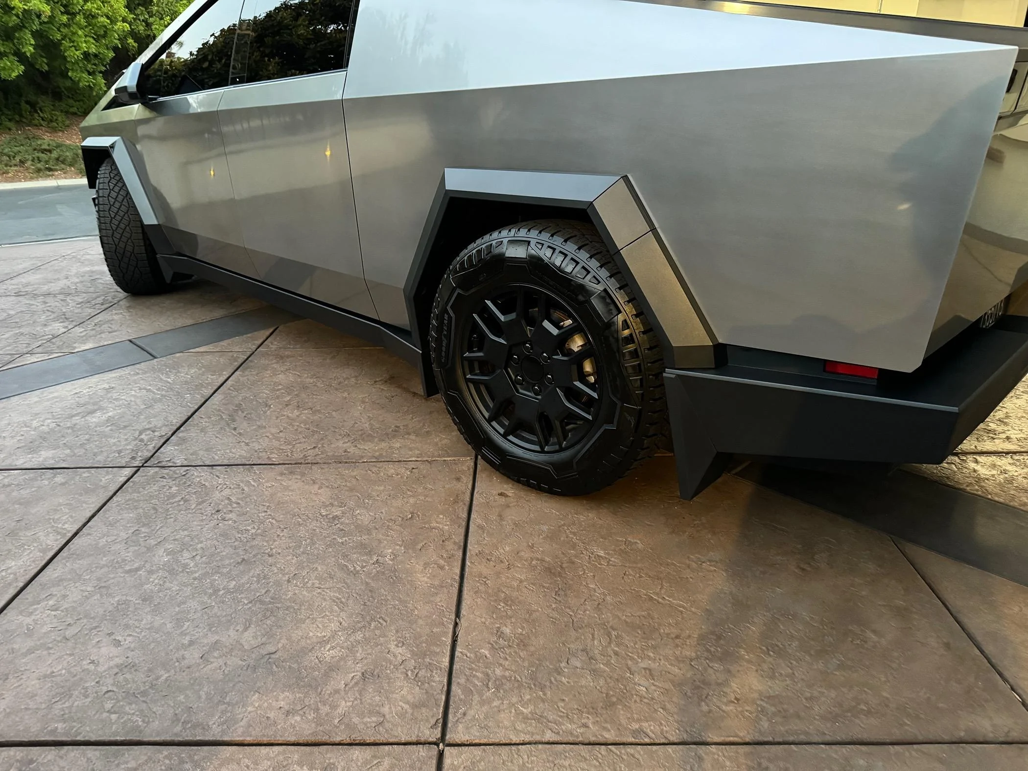 Tesla Roadster 2nd gen Tesla Mud Flaps - installed pics photos IMG_1319