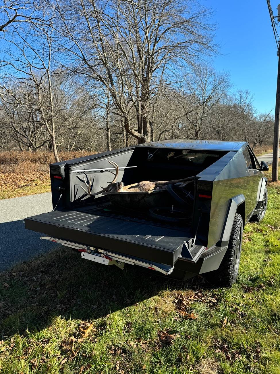 Tesla Cybertruck What did you do TO / WITH your Cybertruck today? 👨🏻‍🔧🧰🚿🛠 IMG_1449
