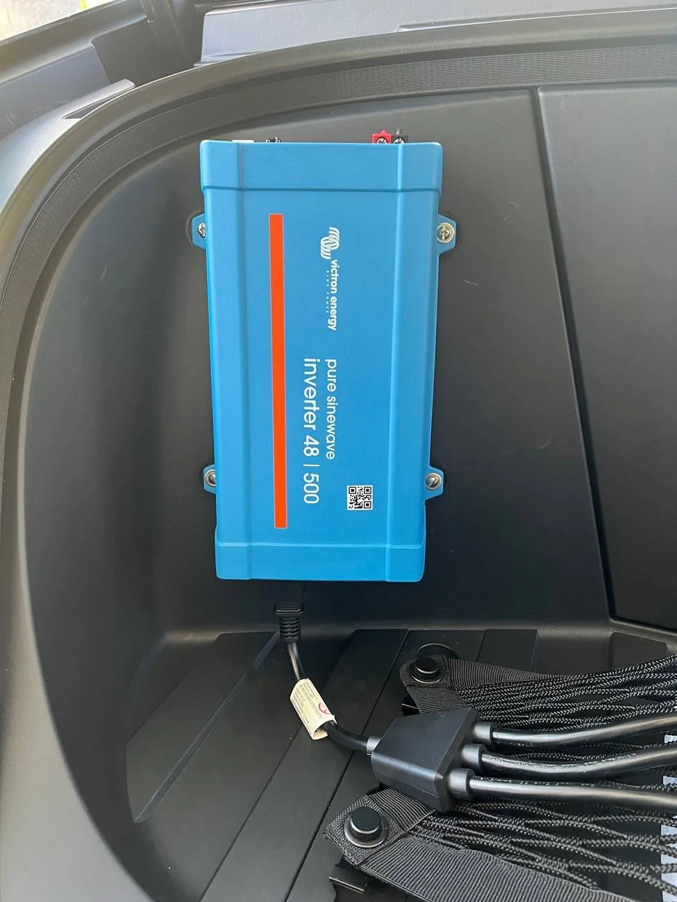 Tesla Roadster 2nd gen Hardwired fridge in frunk IMG_1454