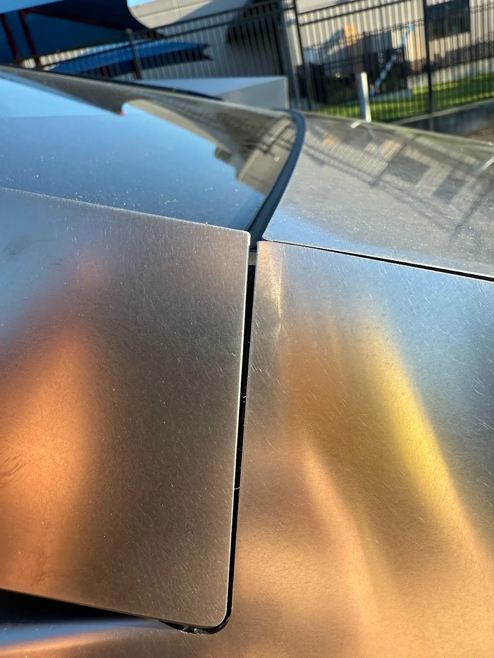 Tesla Roadster 2nd gen Cantrail alignment is abysmal IMG_1594
