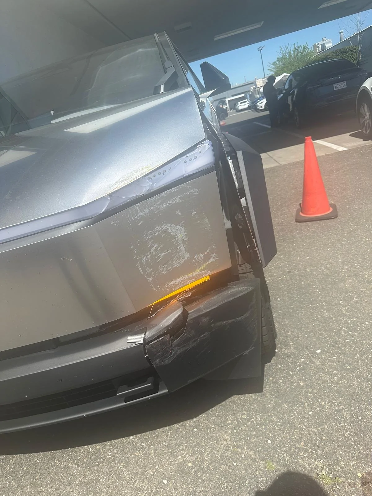 Tesla Roadster 2nd gen Brake Malfunction; hit light pole IMG_1968