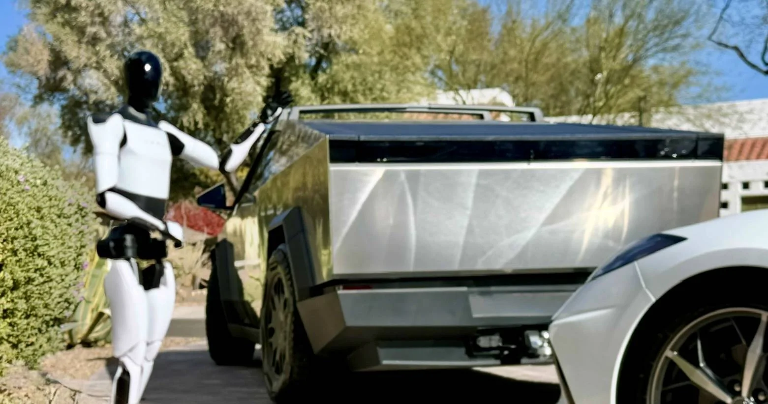 Tesla Cybertruck kim k has tesla bot and robo taxi how!!! IMG_1987