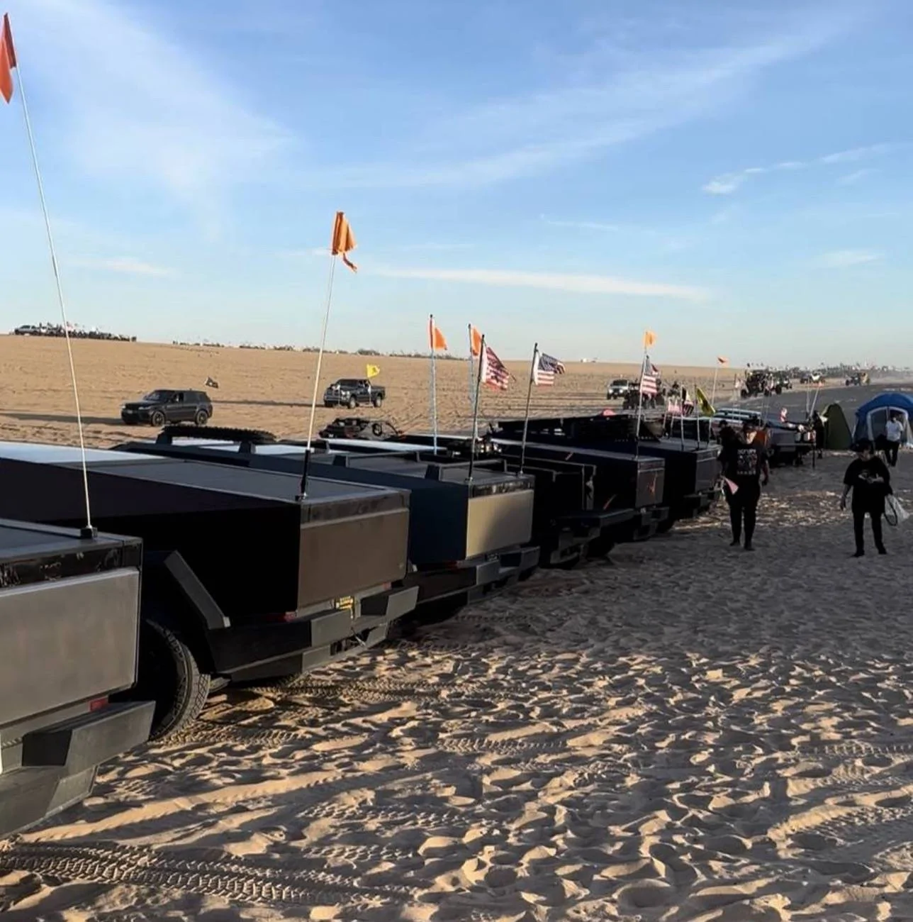 Tesla Cybertruck Best Cybertruck Flag holder (with tonneau closed)?? IMG_2077