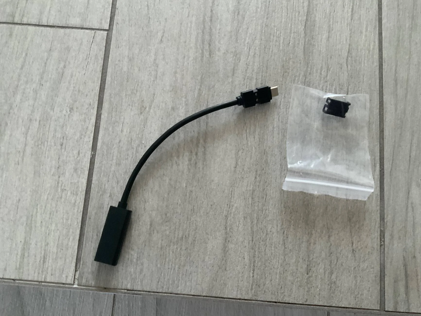 Tesla Roadster 2nd gen Failed screen tilt install - USB-C interference IMG_2231