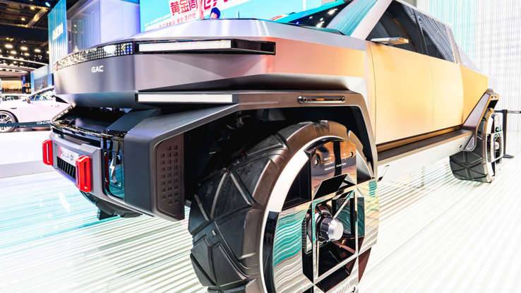 Tesla Cybertruck Looks like a Bad(er) Boy than my Cybertruck IMG_2293