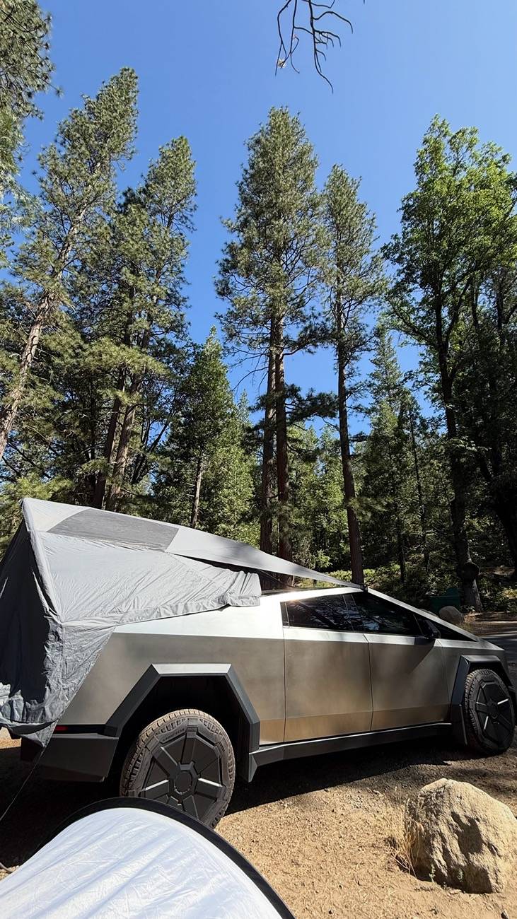 Tesla Cybertruck Los Angeles - OEM CyberTent / Basecamp Tent – gently used + great condition – includes mattress + bag with accessories IMG_2316