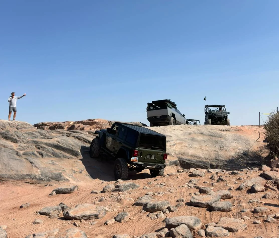 Tesla Cybertruck Joshua Tree Adventure with the Cybertruck – Overlanding Setup, CyberTent Mode, and LED-Lit Awning (Urander) IMG_2608