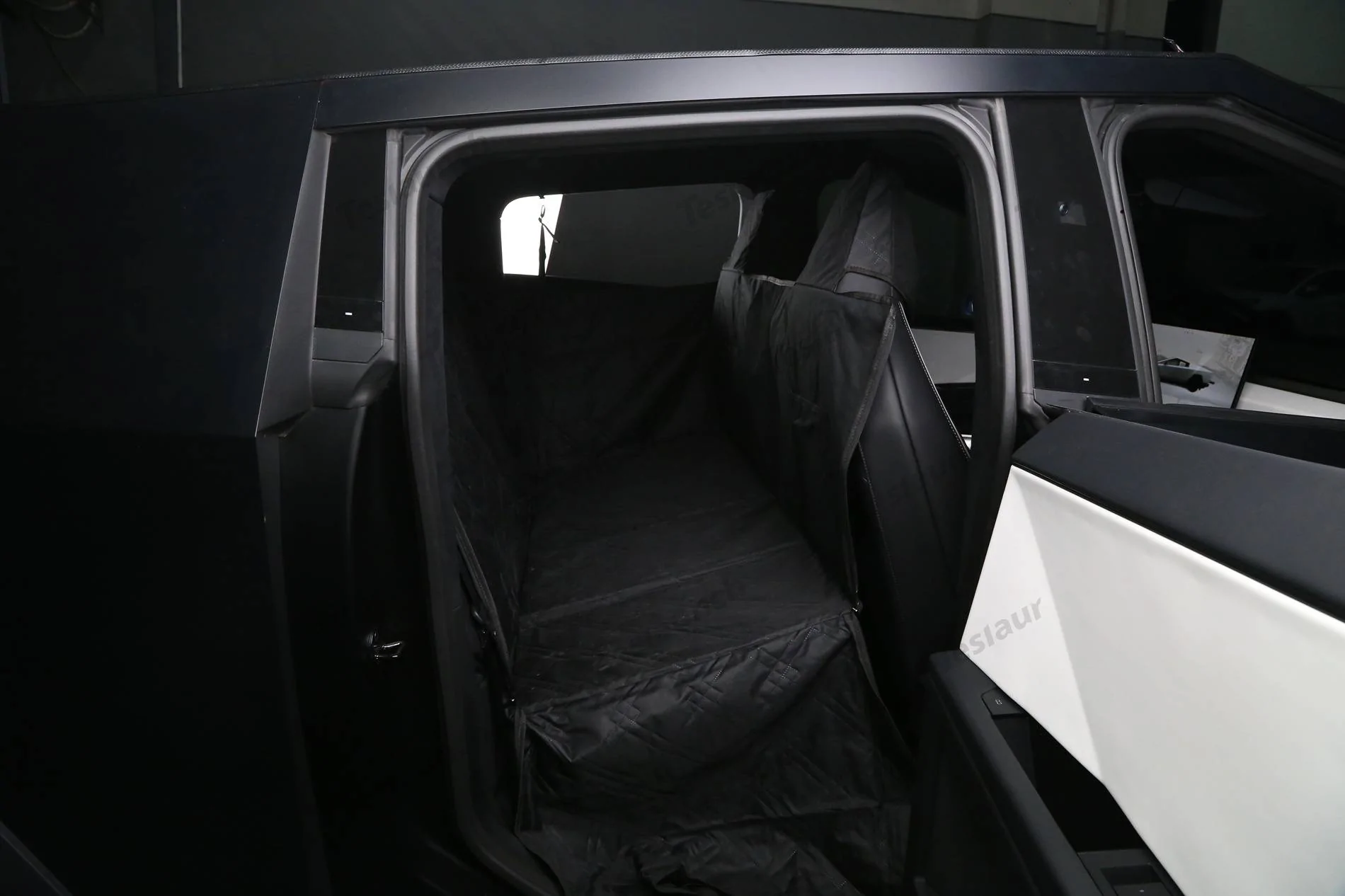 Tesla Cybertruck Share Your Pet's Adorable Moments in the Cybertruck 🐾🚙-Teslaunch Rear Seat Full-Cover Pet Liner For Cybertruck IMG_2634-5