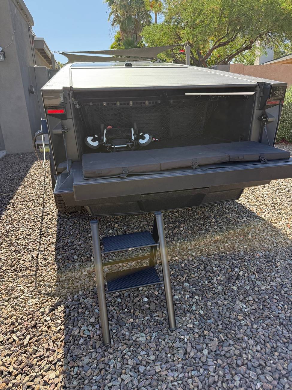 Tesla Cybertruck UP Invincible Bed Storage Slider System, and a discussion with Urander about their upcoming Gen2 bed racks! IMG_3035