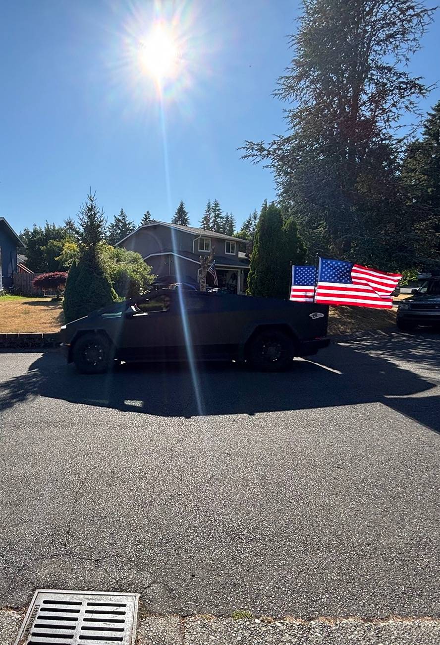 Tesla Cybertruck Share your best Cybertruck Independence Day photo! IMG_3396