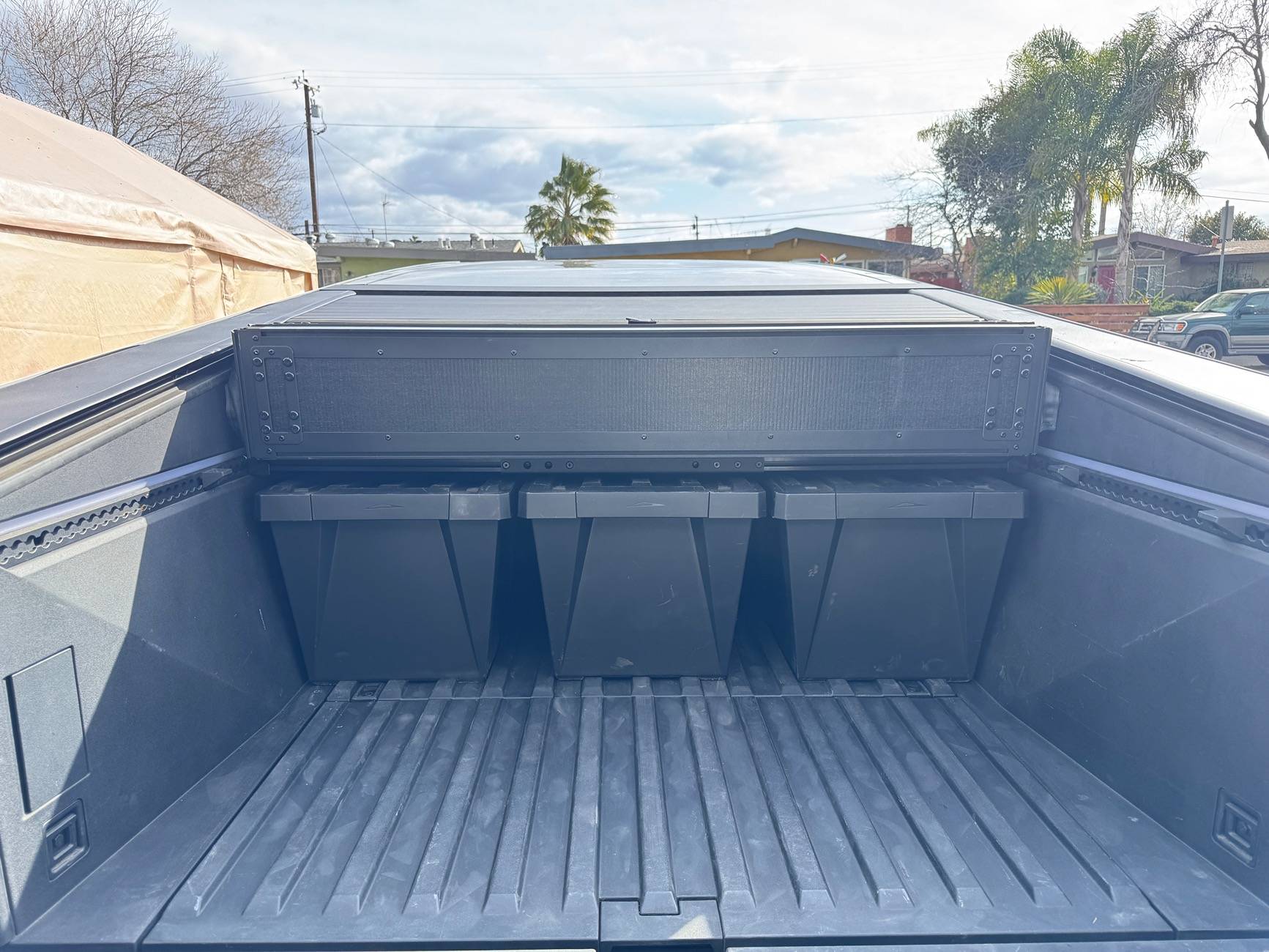 Tesla Roadster 2nd gen Cyber Tent Style - Using RTT mounted in truck bed IMG_3510.JPG