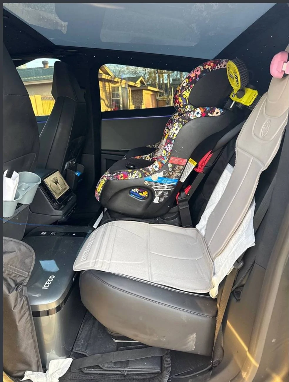 Tesla Cybertruck How to keep a fridge in Cybertruck IMG_3520