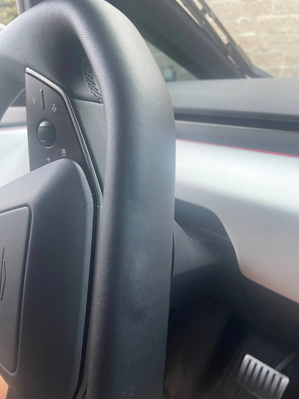Tesla Roadster 2nd gen Steering Wheel Bubbling IMG_3549