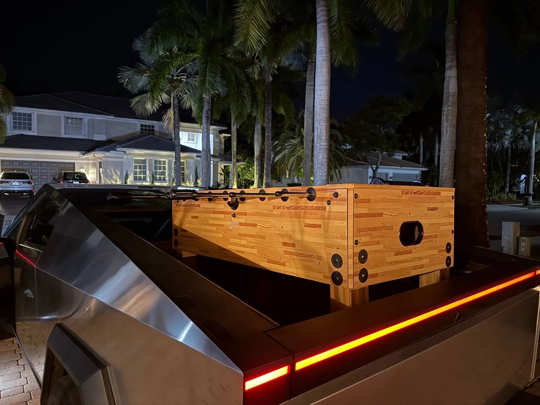 Tesla Cybertruck What did you do TO / WITH your Cybertruck today? 👨🏻‍🔧🧰🚿🛠 IMG_3637