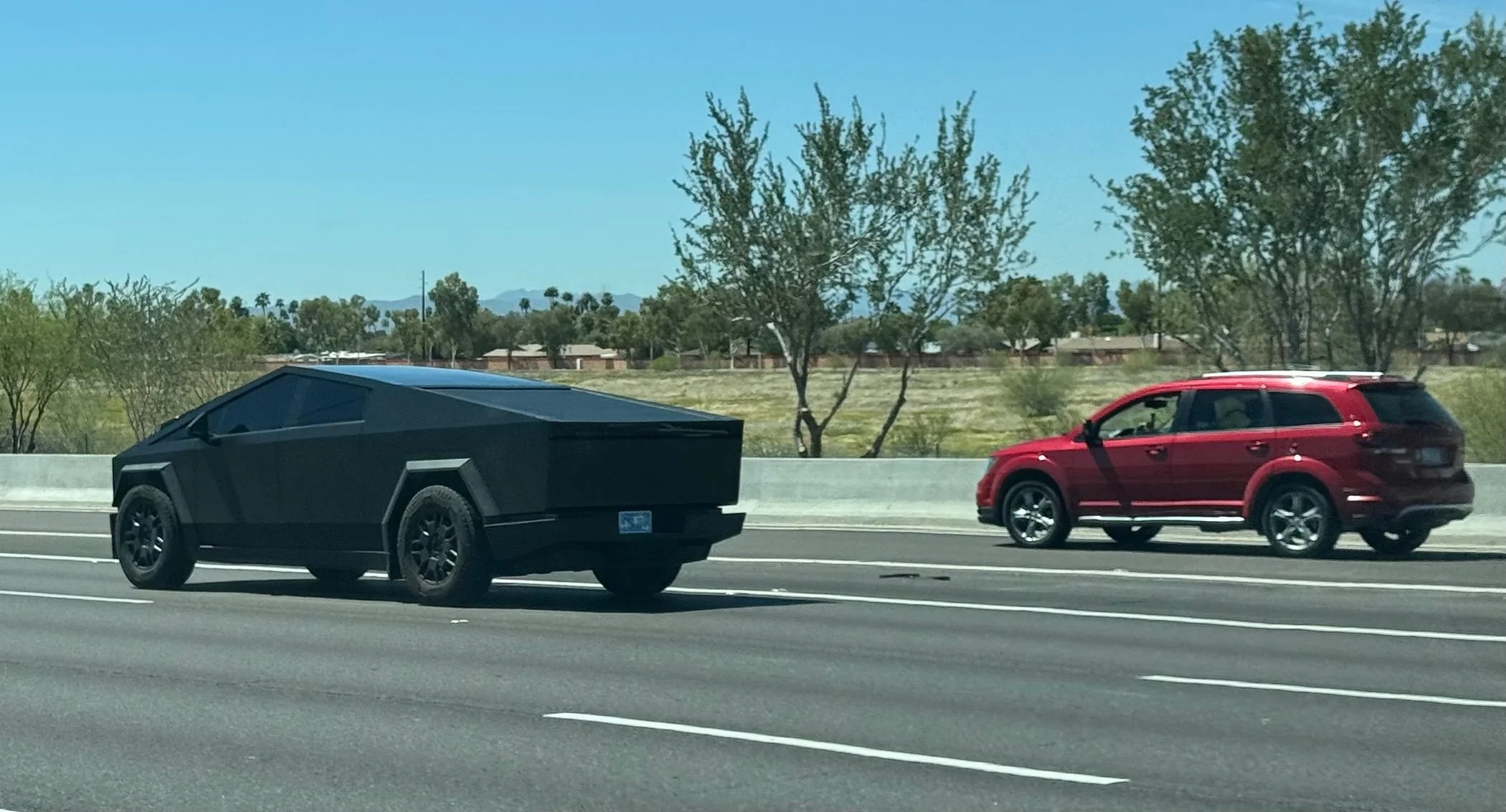 Tesla Cybertruck Daily random Cybertruck photos thread - Post Yours! 📸 🤳 IMG_3708