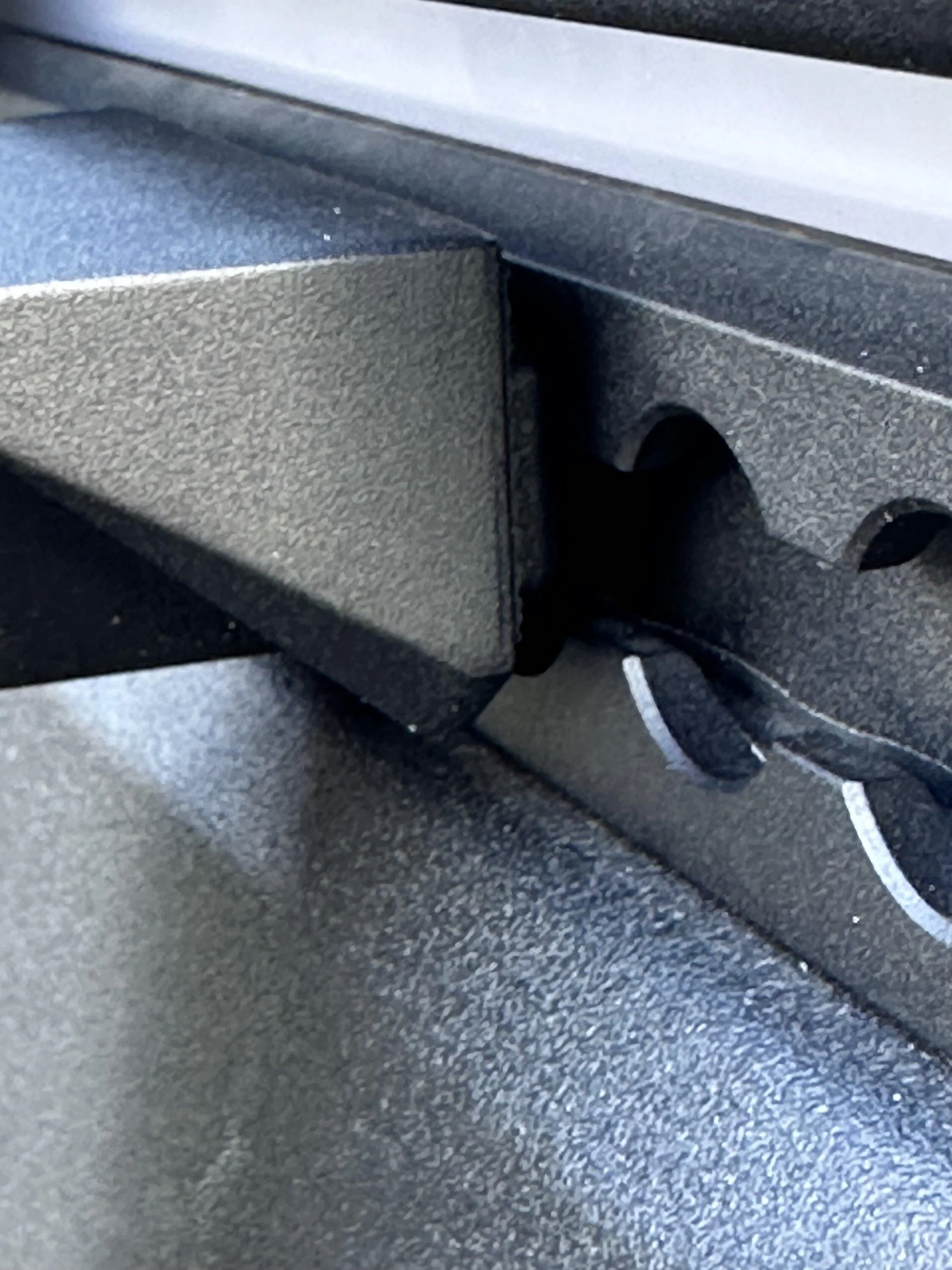 Tesla Roadster 2nd gen Bed divider fitment issue IMG_3948